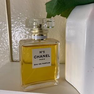 ✨Chanel Number 5 perfume ✨